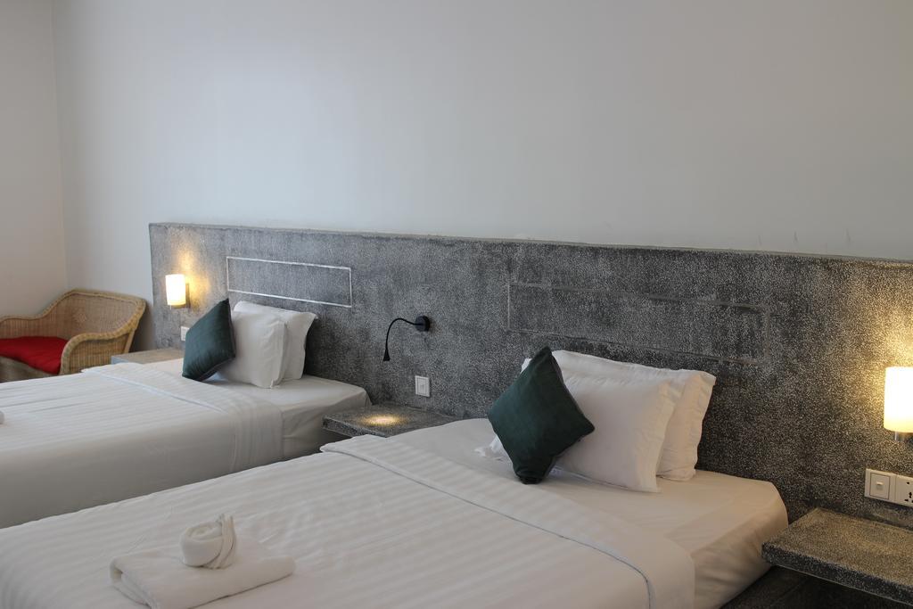 K9 Riverside Hotel Phnom Penh Esterno foto