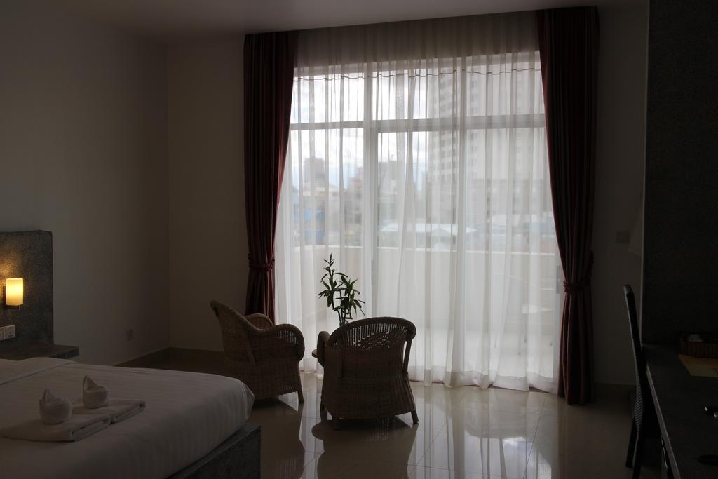 K9 Riverside Hotel Phnom Penh Esterno foto