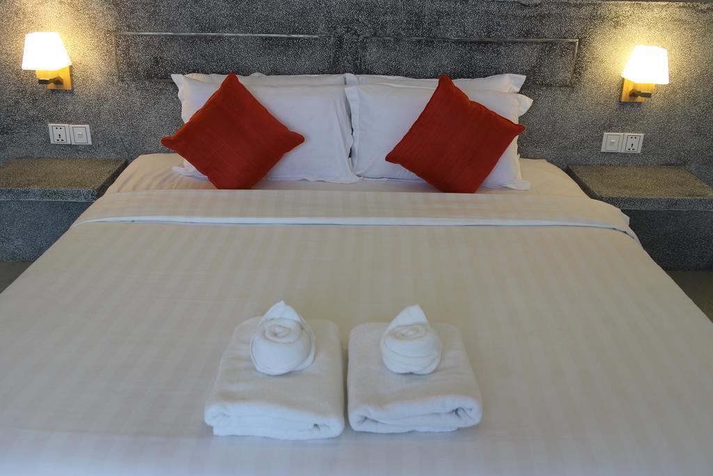 K9 Riverside Hotel Phnom Penh Esterno foto