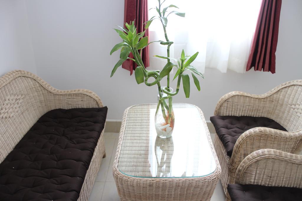 K9 Riverside Hotel Phnom Penh Esterno foto