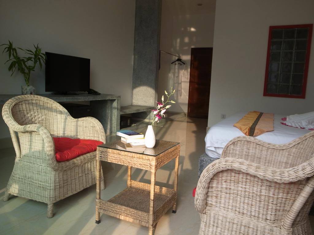 K9 Riverside Hotel Phnom Penh Esterno foto