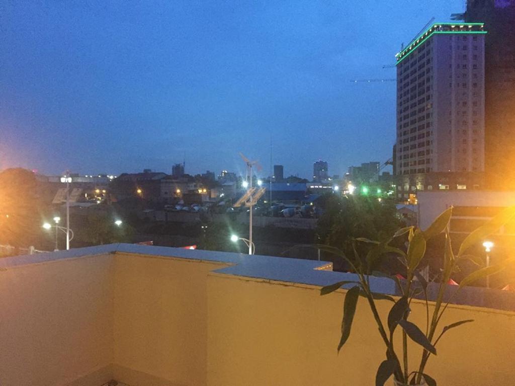 K9 Riverside Hotel Phnom Penh Esterno foto